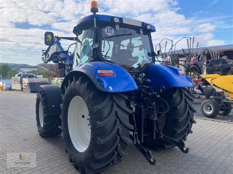 Mit Frontlader New Holland T 6 150 AC Traktor für 80 000 Euro