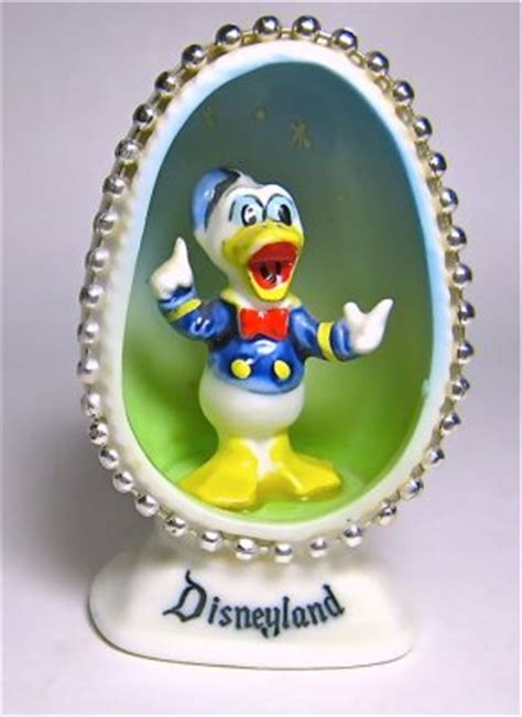 Donald Duck in egg figurine from our Vintage (pre-1960) collection ...