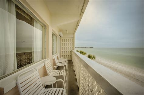 Sandcastle Resort at Lido Beach, Lido Key: $154 Room Prices & Reviews ...