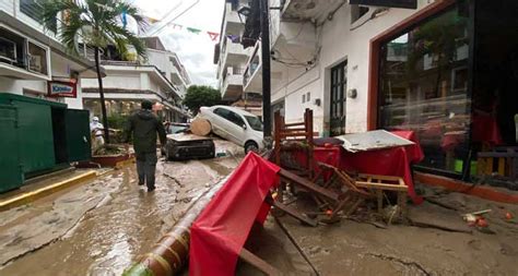 As Qued El Centro De Puerto Vallarta Tras El Paso Del Hurac N Nora