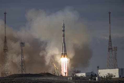 L Astronaute De La Nasa Tracy Dyson Et Ses Co Quipiers En Route Vers La