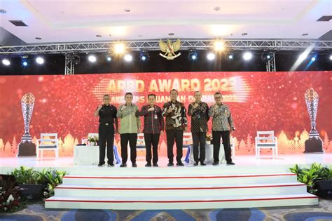 Mendagri Beri Penghargaan Apbd Award Kepada Kepala Daerah Dengan