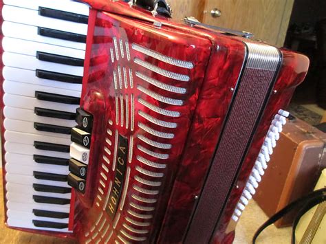 Accordion Hohnica Red 72 Bass 34 Keys 15 75 KB 3 4 Reverb