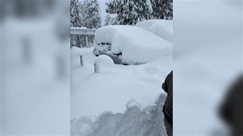 Watch A Train Bulldoze Through Feet Of Snow In Californias Donner Pass