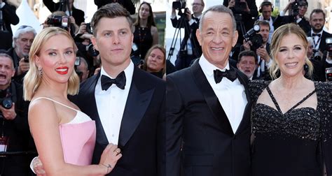 Scarlett Johansson Y Colin Jost Se Unen A Tom Hanks Y Rita Wilson En El