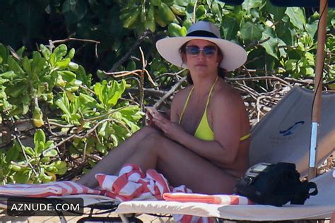 Britney Spears Rocks An Itty Bitty Yellow Bikini At The Beach In Hawaii Aznude
