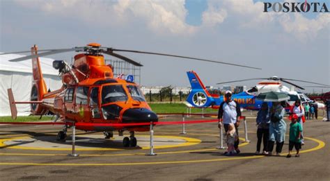 Antusias Pengunjung Nikmati Pameran Helikopter Terbesar Di Asia