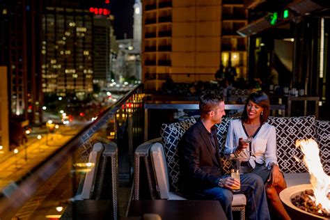 Best Rooftop Bars in America: Where to Drink With a View - Thrillist