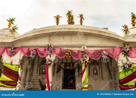 Jal Mandir Pawapuri Lord Mahavir Jain Temple Stock Photo - Image of ...