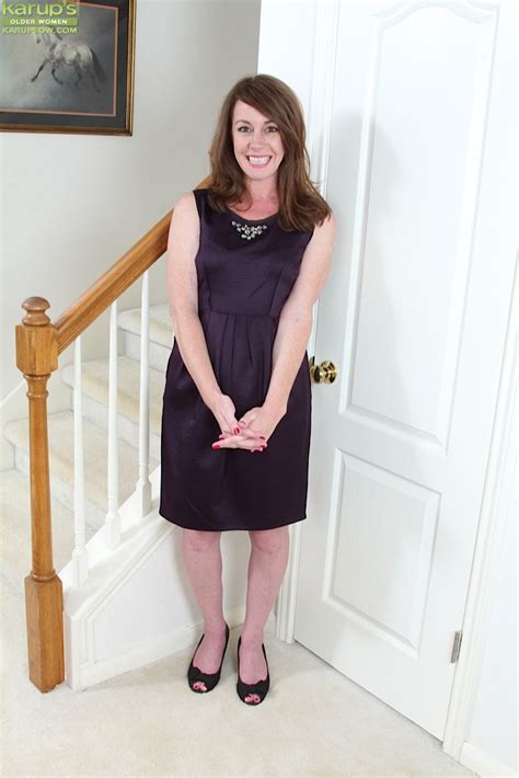 Jiggy Mature Slut With Tiny Tits Joanie Bishop Makes Close Ups Of Cunt Porn Pictures XXX Photos