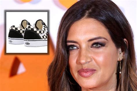 Sara Carbonero Sorprende Con Estas Zapatillas Deportivas Vans