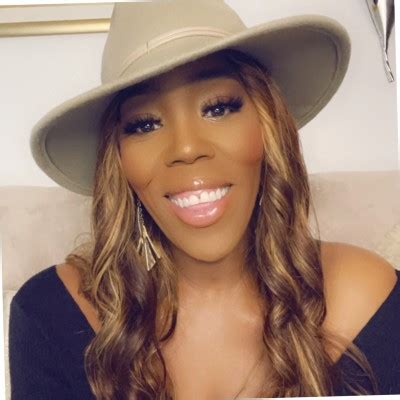 8 Hot Sexy Aundrea Nyle Bikini Pics