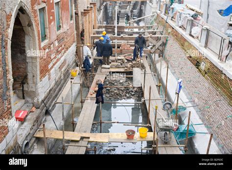 Canal repair works to drained canals Venice Italy Stock Photo, Royalty ...