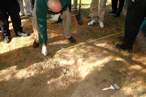 Crime scene experts hold seminars to explain a real homicide scene 5