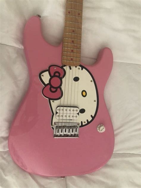 Pin By Mka On Ty Lee In 2020 Hello Kitty Guitar Hello Kitty Hello