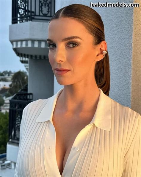 Betty Gilpin Nude Leaks Onlyfans Photo Leaked Models