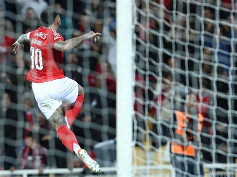 Otamendi y otro gol clave para un Benfica que quiere ser campeón en