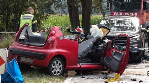 Kreis Verden Auto Kracht In Lkw Mann Sofort Tot