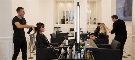 What makes hair salons so unique? - L'Oréal Finance: Annual Report 2018