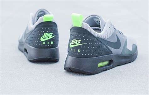 Nike Air Max Tavas Neon Sneakers Actus