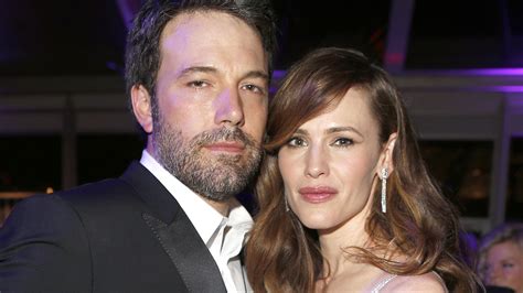 Why Ben Affleck And Jennifer Garner Still Lived Together After They ...