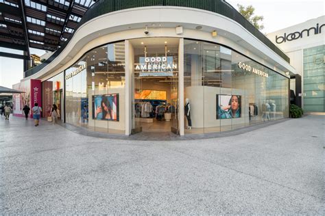 Samsung Outfits an Immersive Shopping Experience at Good American’s