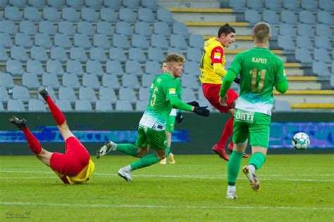 Korona zagra z Radomiakiem Prognozy bukmacherów na ostatni mecz sezonu