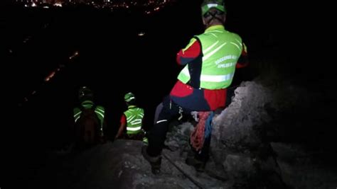 Alpinisti Bloccati Mentre Scalano Monte Pellegrino Soccorritori Si