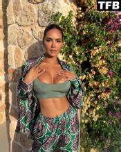 Esha Gupta Nude And Sexy Photos Collection From Various Magazine And Social Media Photoshoots