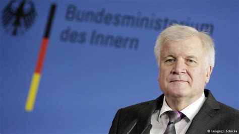 German interior minister wants to reform refugee office - InfoMigrants