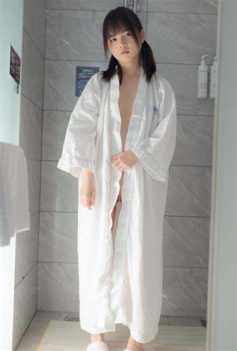 Very Sexy And Shaved Babes From Japan AS Porn Pic