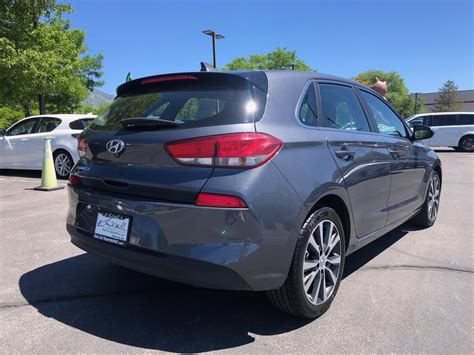 Pre Owned Hyundai Elantra Gt Base Hatchback In Sandy S