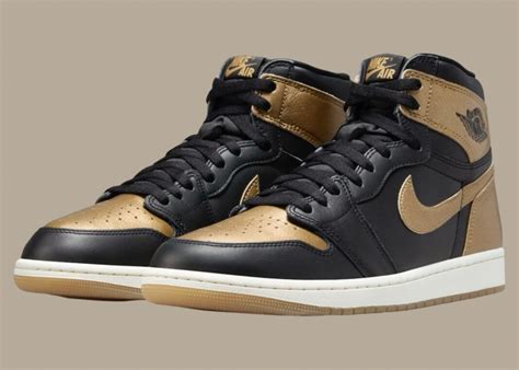 Air Jordan 1 High OG Metallic Gold DZ5485-071