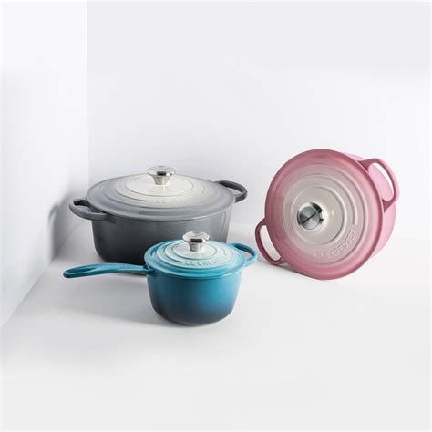 Кастрюля чугунная 24 см 4,2 л Le Creuset Signature розовая в Москве ...
