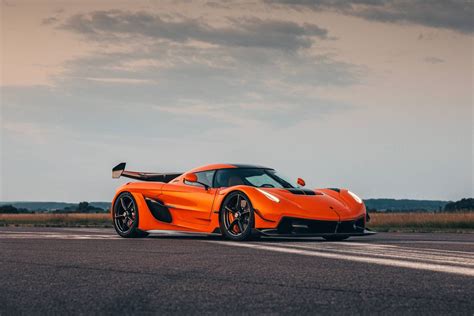 Tang Orange Pearl Is The Right Color For the Koenigsegg Jesko