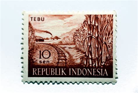 Un Sello Postal Impreso En Indonesia Muestra La Serie De Productos