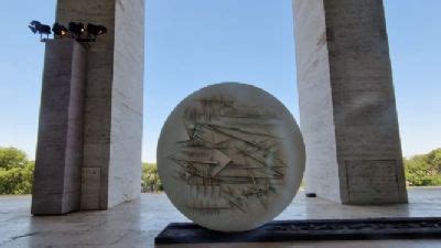 Il Grande Teatro delle Civiltà Arnaldo Pomodoro in mostra al Colosseo