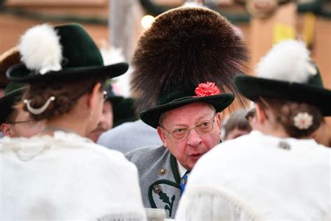 People Traditional Bavarian Attire Celebrate Tradition Editorial Stock ...