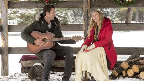 Hallmark A Song for Christmas: Time, Cast, Photos | Heavy.com