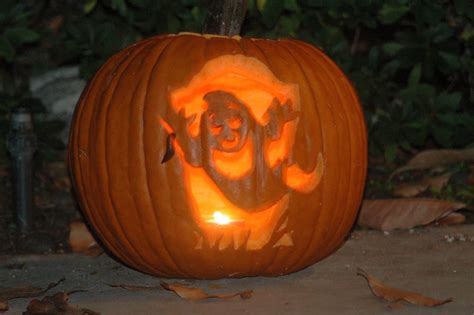 21 Pumpkin Carvings That Are Totally Real and Hilariously Awesome