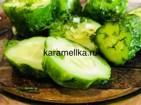 Малосольные огурцы с чесноком и укропом в пакете