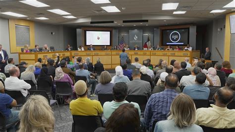 Plano ISD board meeting packed to discuss books | wfaa.com