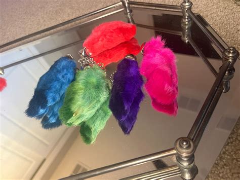 Genuine One 1 Real Lucky Rabbits Foot Keychain Pink Red Purple Blue