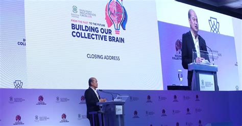 khazanah aims  quadruple overseas investment  spread risk