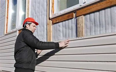 These Are the Essential Siding Tools for DIY | Handyman tips