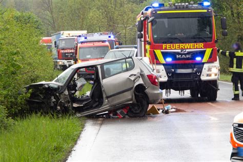 T Dlicher Unfall Im Wartburgkreis Rentner Ger T In Gegenverkehr Und