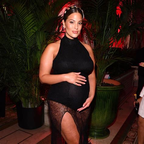 Chicas con curvas Ashley Graham ha dado con el bikini que más os favorece Vogue España