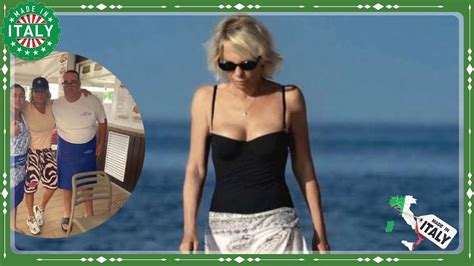 Maria De Filippi In Vacanza Irriconoscibile La Foto Che Ha Spiazzato