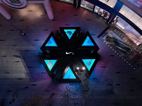 Frameweb | Nike+ Run Club lets you run in a Tron-like space