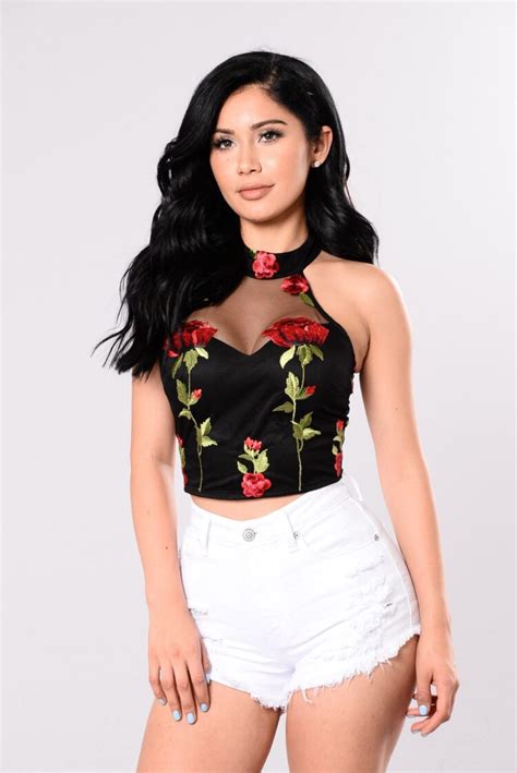 Hot Sexy Lorena Drago Bikini Pics